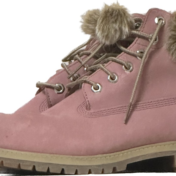 NWOT Girl’s Dusty Pink Timberland Boots with Fur and Pom Poms - Picture 9 of 10